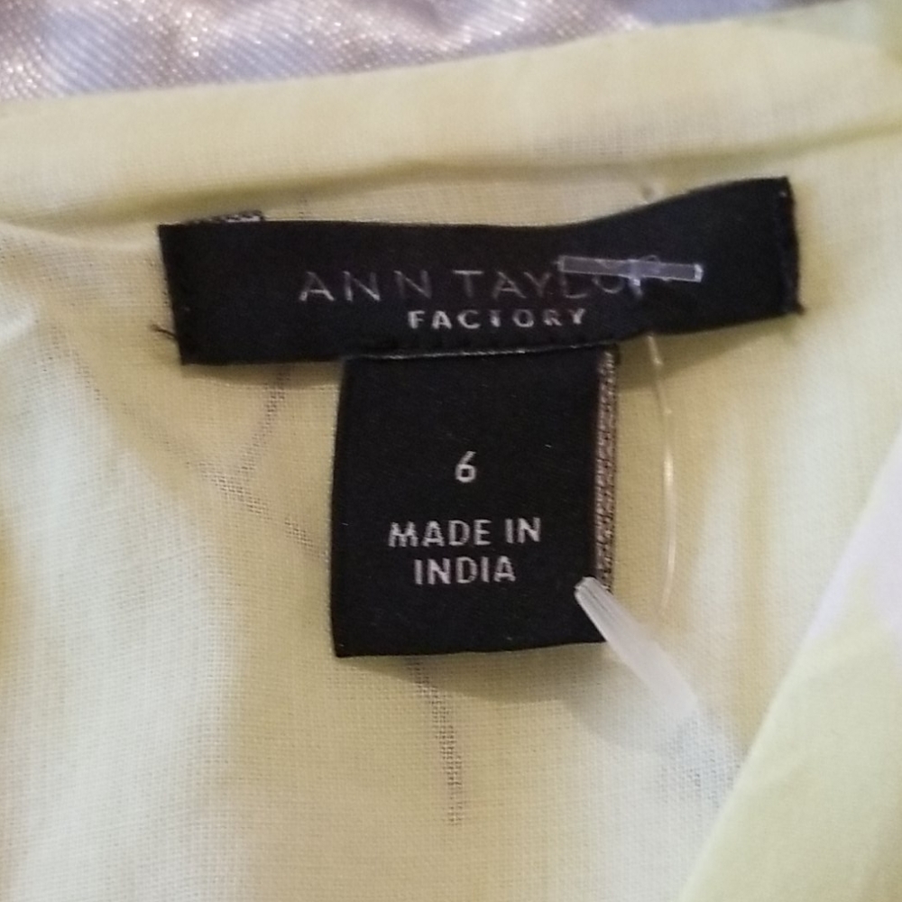 Ann Taylor Gorgeous  dress. - Picture 4 of 5